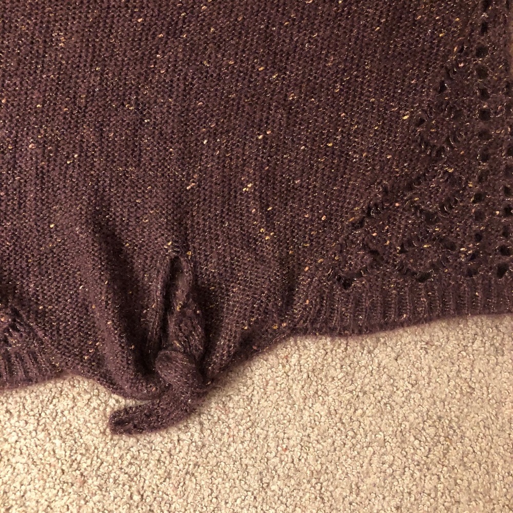 Maroon knitted sweater